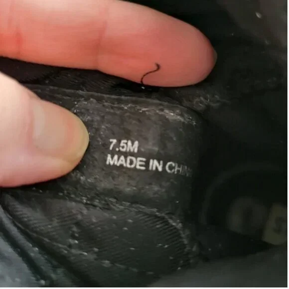 Stylish Black Wedge Boots - Picture 4 of 4